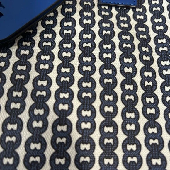 Tory Burch Navy and Cream Patterned Tote - Picture 4 of 9